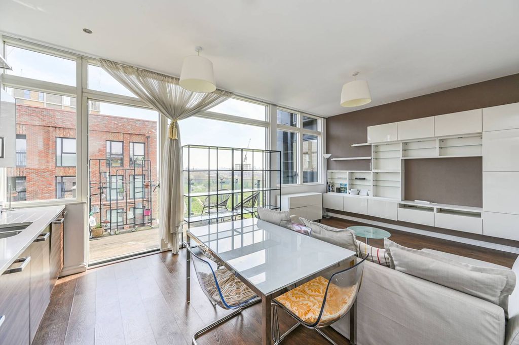 Property photo 2 of 15