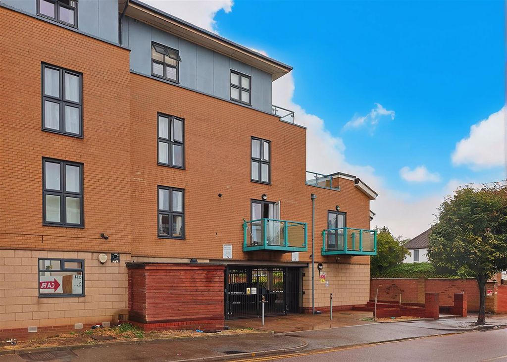 Property photo 1 of 30