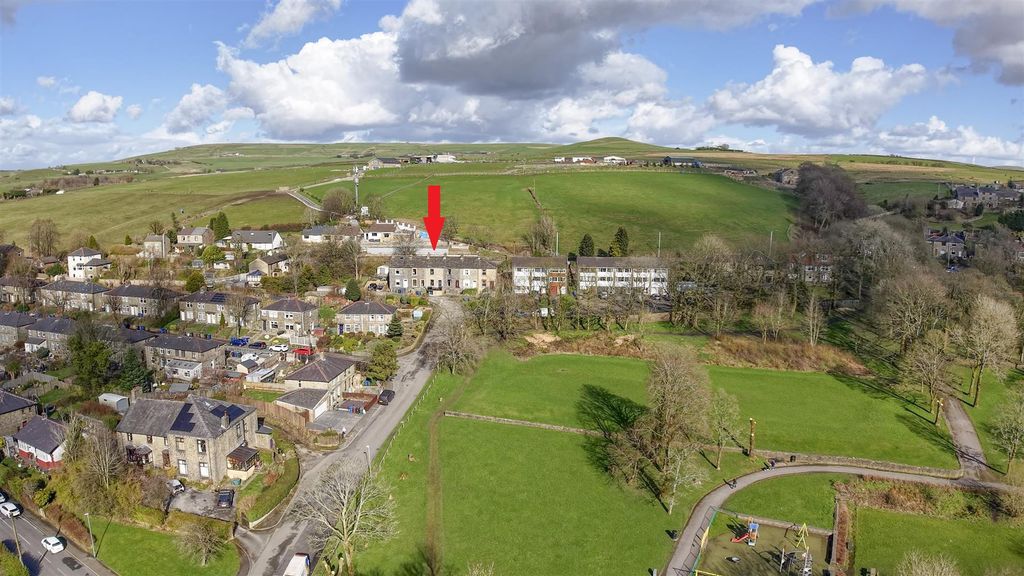 Property photo 2 of 29 Setting