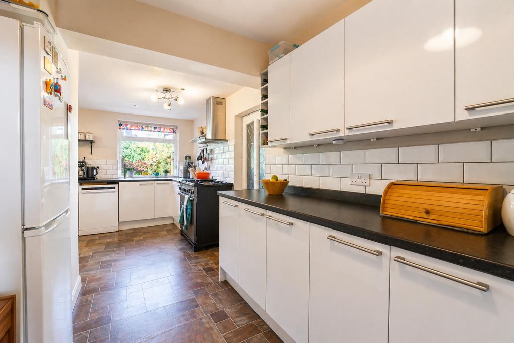 Property photo 3 of 16 Kitchen
