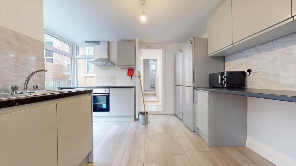 Property photo 2 of 19 Main Kitchen Diner