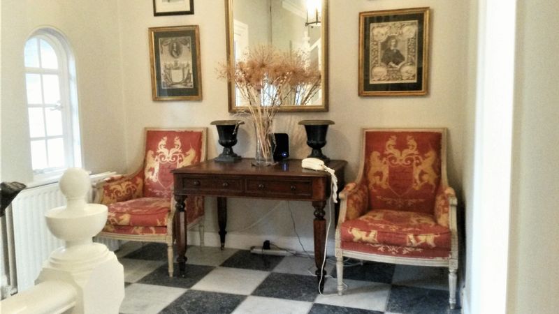 Property photo 3 of 14 Entrance Hall