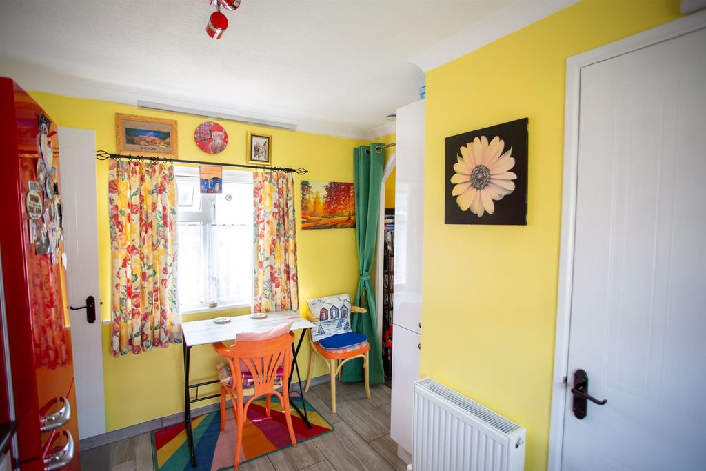 Property photo 3 of 10 Derb8976.Jpg