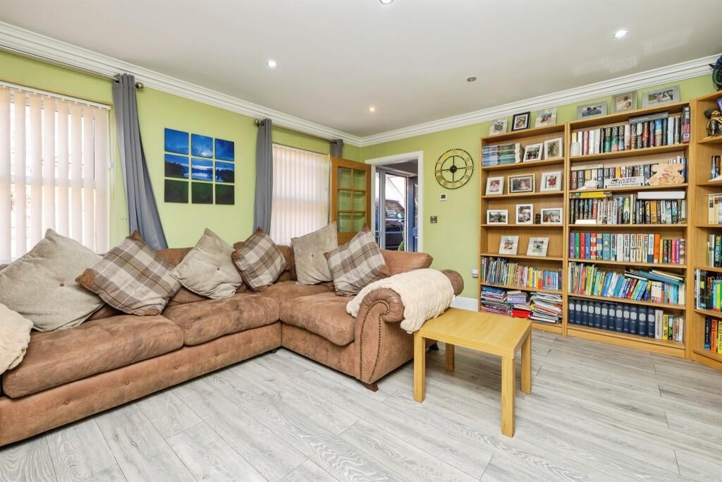 Property photo 2 of 20 7.Jpeg