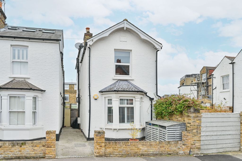 Property photo 1 of 17