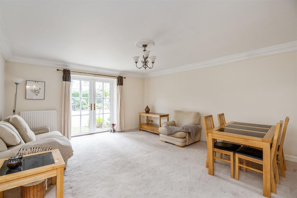 Property photo 3 of 14 Flat 3 Blossomfield Gardens_5.Jpg