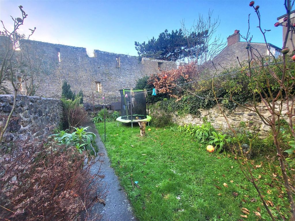 Property photo 2 of 33 Externally
