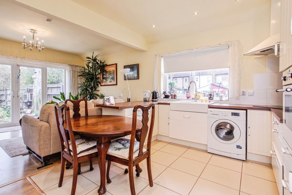 Property photo 2 of 19 Kitchen/Dining Area