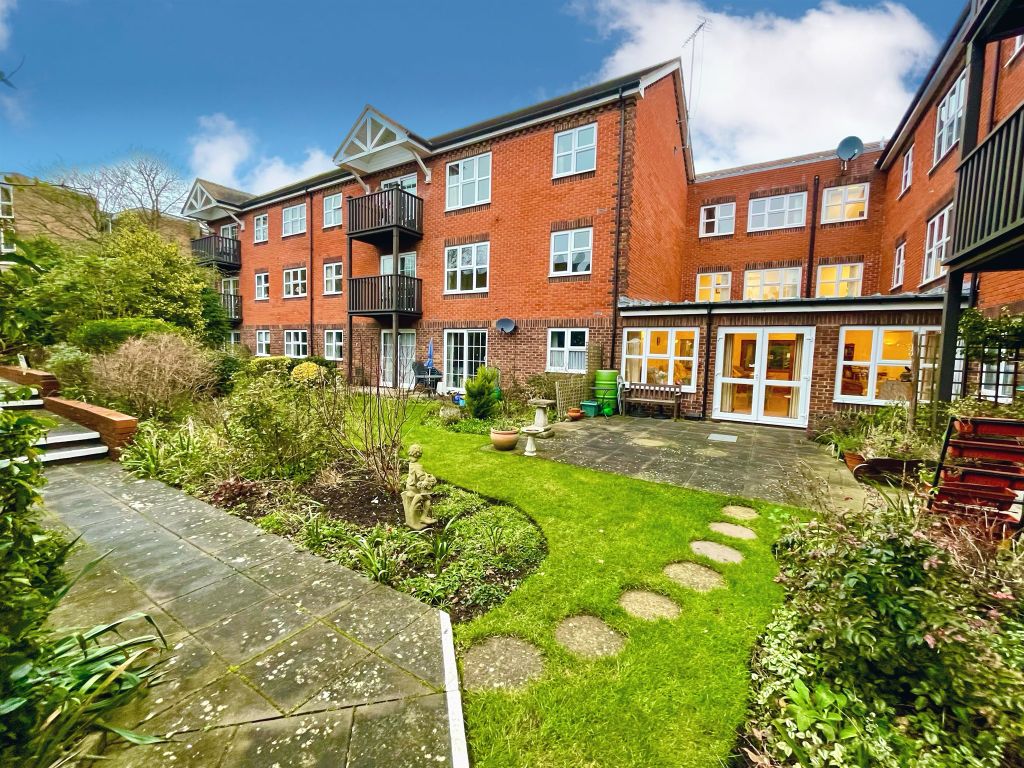 Property photo 1 of 12