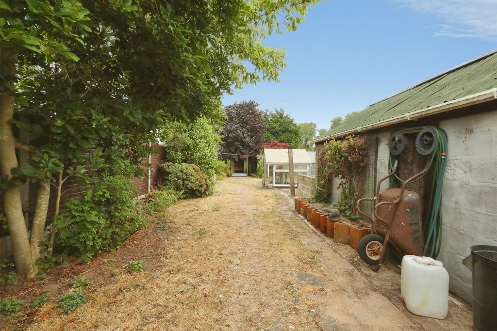 Property photo 3 of 15