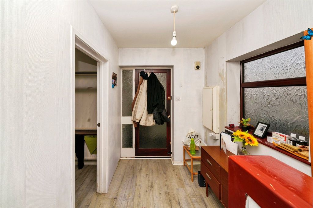 Property photo 3 of 22 Picture No. 67