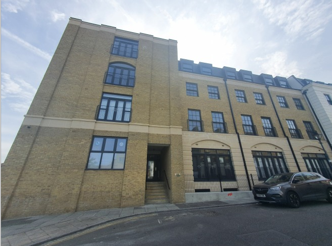 Property photo 1 of 6