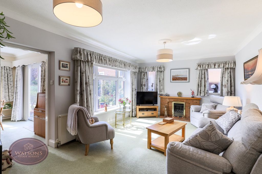 Property photo 2 of 32