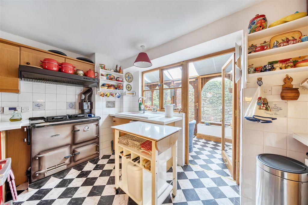 Property photo 3 of 15 Kitchen