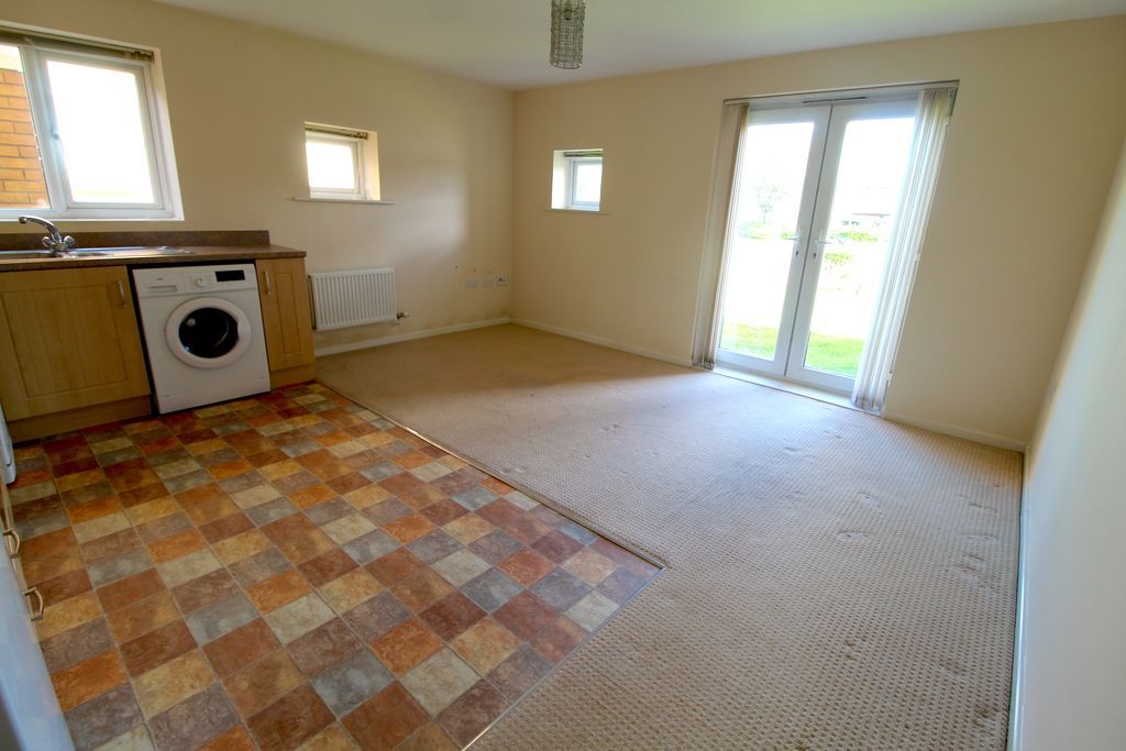 Property photo 3 of 6 Living Room