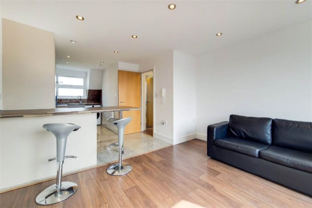 Property photo 3 of 12
