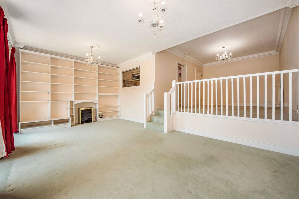 Property photo 3 of 21