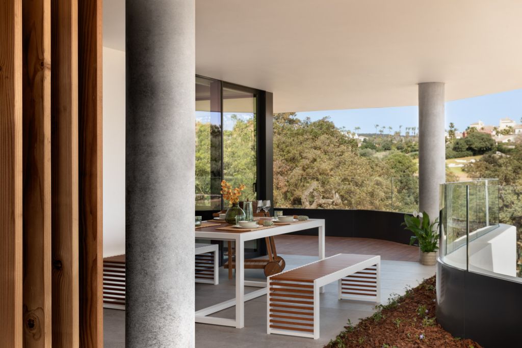 Property photo 1 of 8 Image