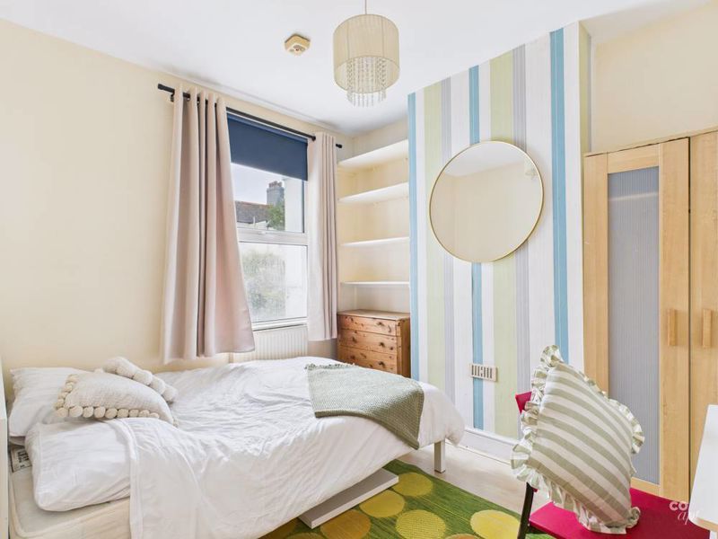 Property photo 3 of 10 Bedroom