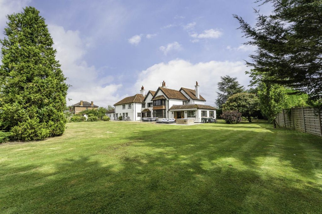 Property photo 2 of 45