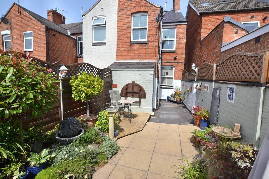 Property photo 2 of 19