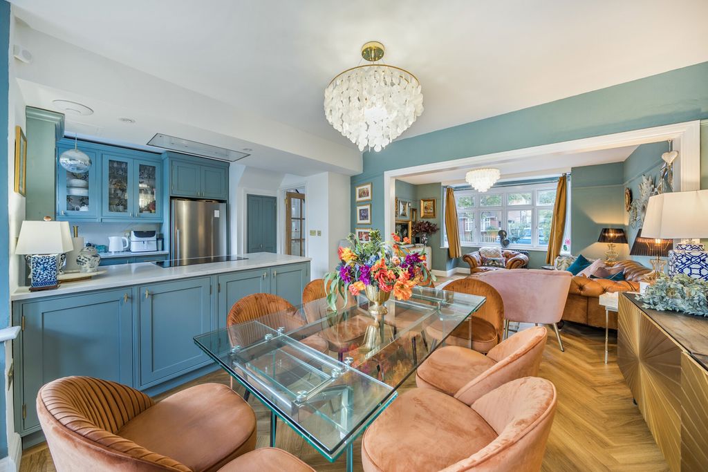 Property photo 2 of 17 1353822-14-68c44A...