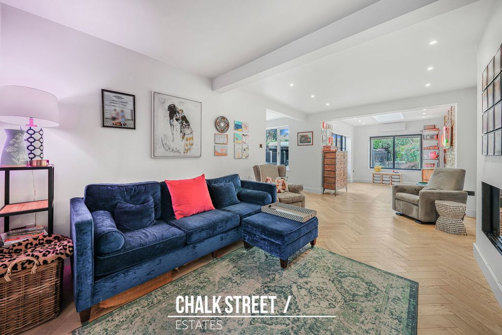 Property photo 2 of 46