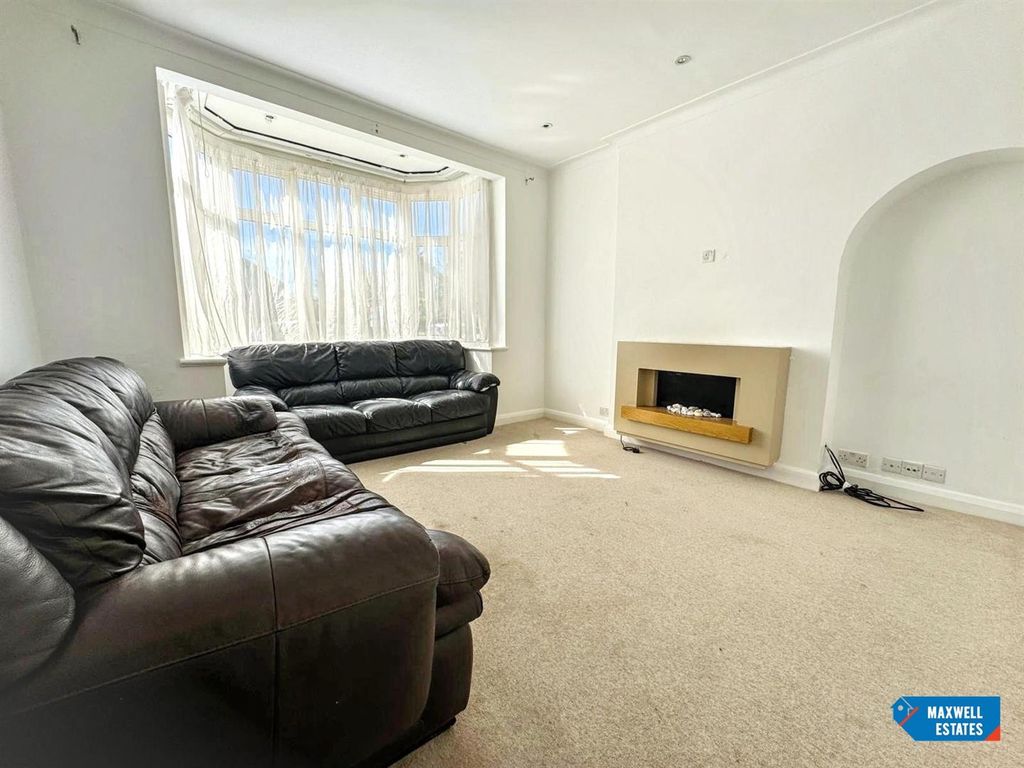 Property photo 3 of 16 3