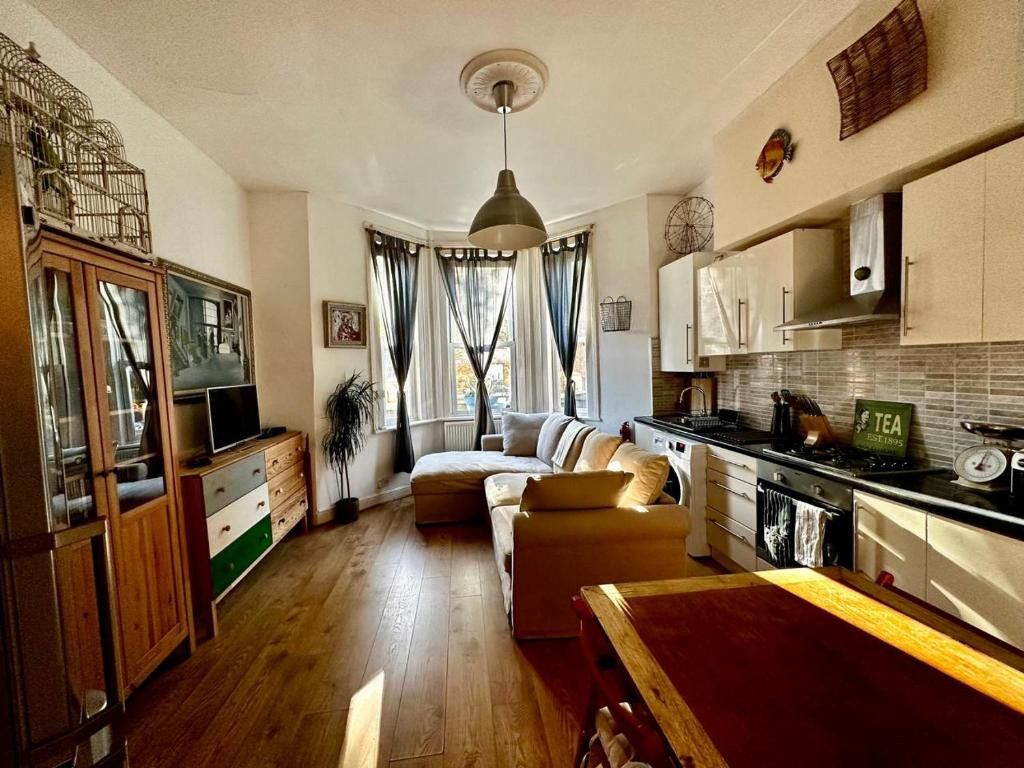 Property photo 1 of 9