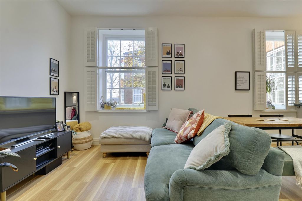 Property photo 3 of 17 Kitchen/Lounge/Diner