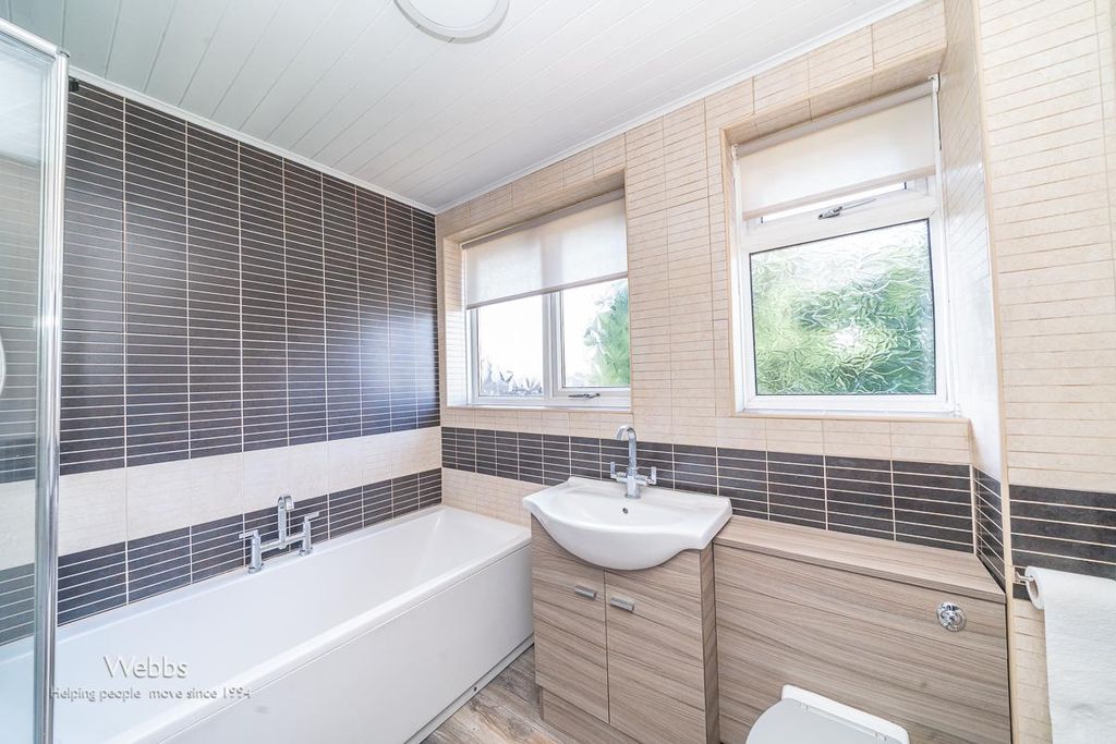 Property photo 3 of 29 Â© Webbs Estate Agents Â© (42 Of 53).Jpg