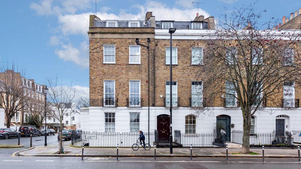 Property photo 1 of 14 Flat B, 220 Liverpool Road, Islington, London, N1 1Le