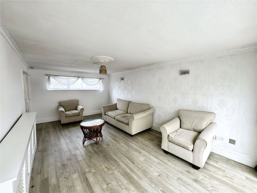 Property photo 2 of 10 Picture No. 04