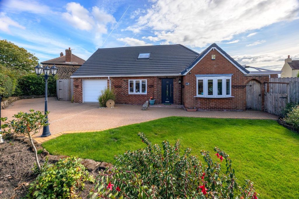 Property photo 1 of 32