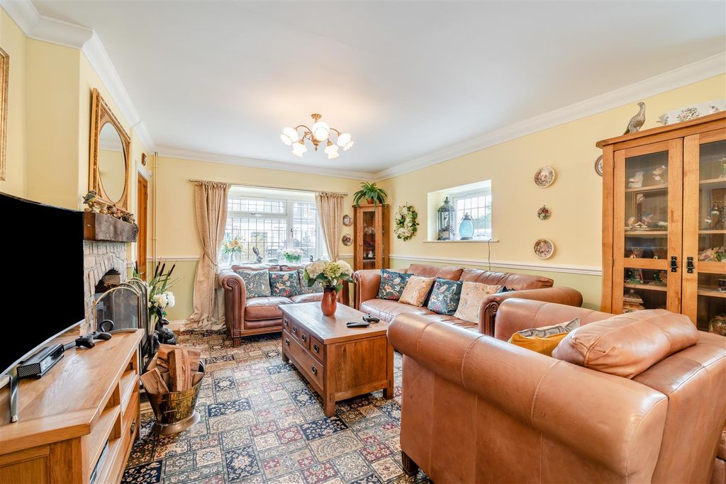 Property photo 2 of 34