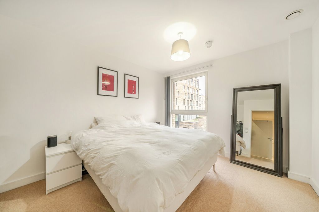 Property photo 2 of 16 697Bcb6d82c31-140...