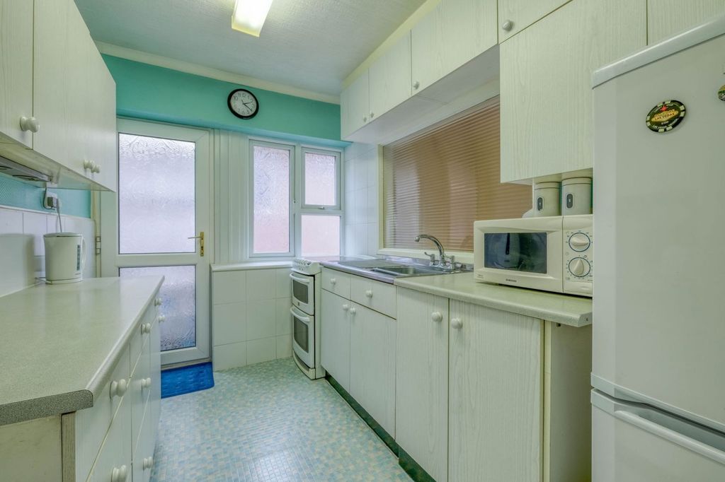 Property photo 3 of 9