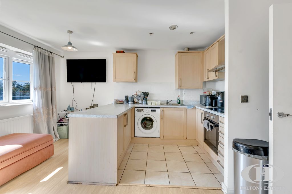 Property photo 3 of 6