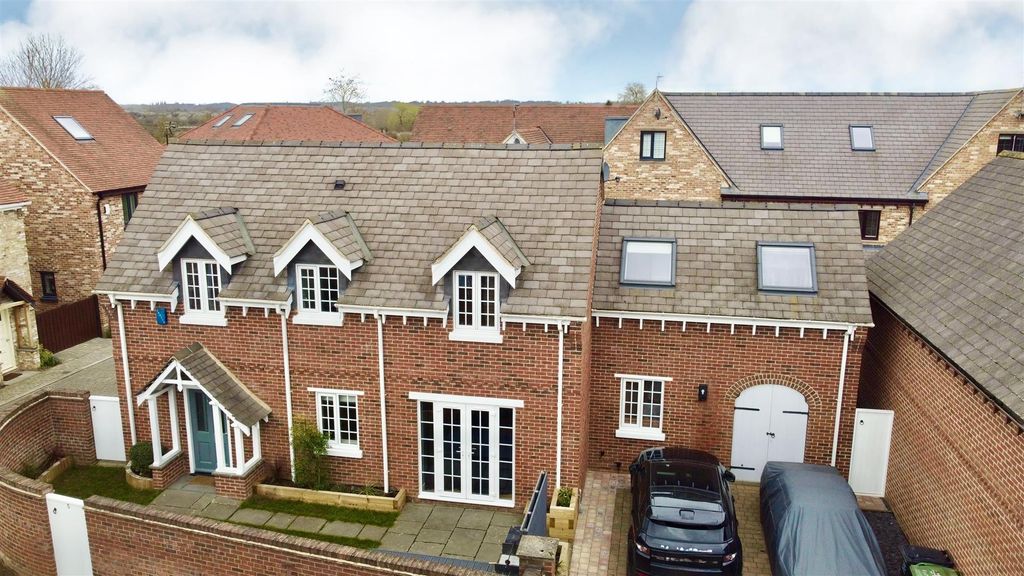 Property photo 1 of 37 1