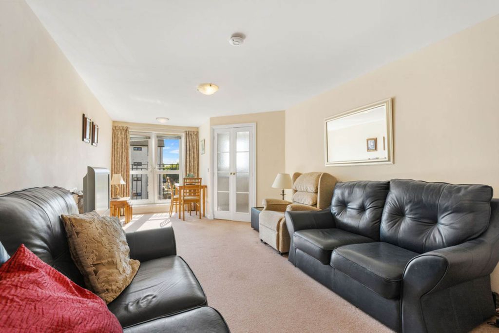 Property photo 2 of 9