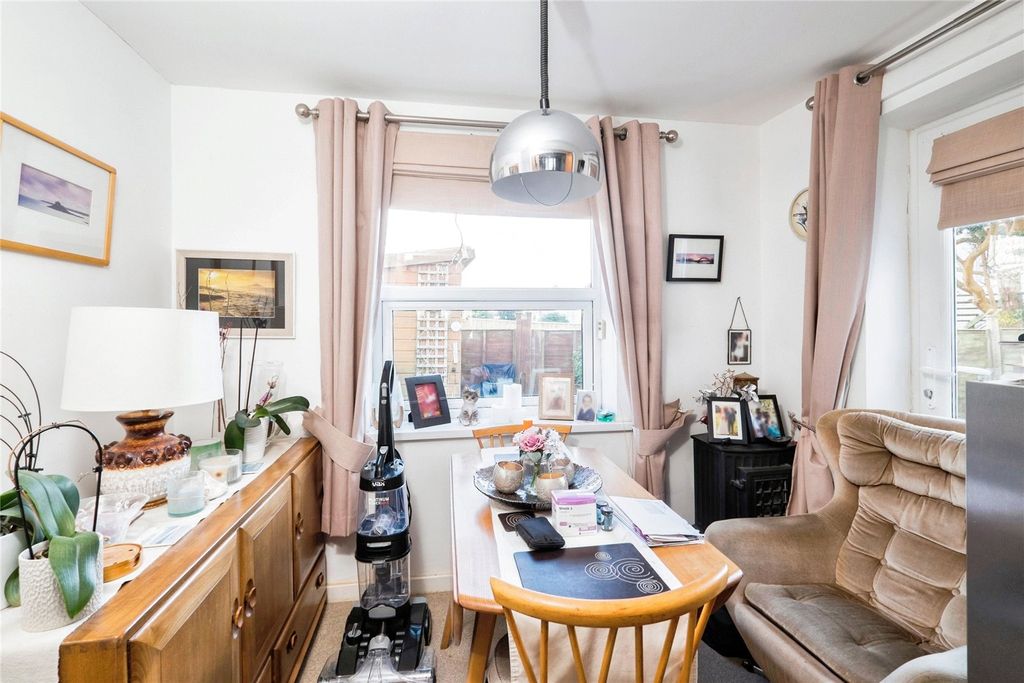 Property photo 3 of 10 Dining Room