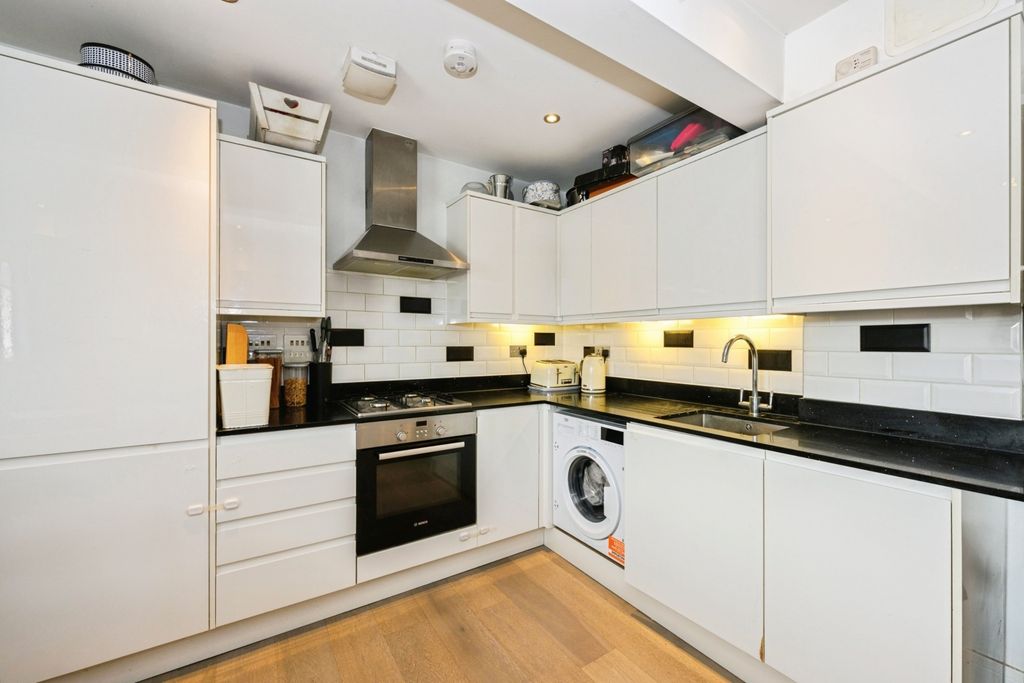 Property photo 3 of 17 Picture No. 05