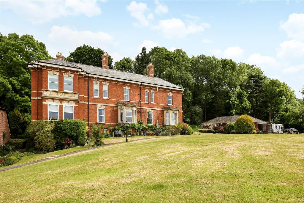 Property photo 1 of 14