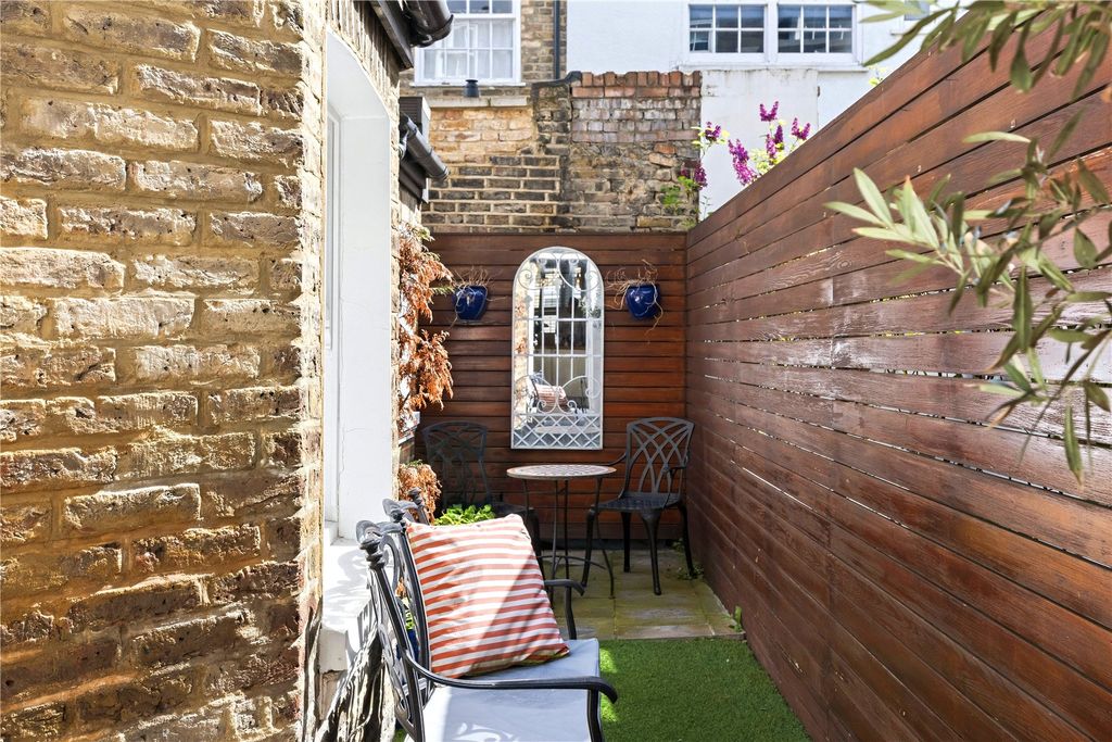 Property photo 2 of 12 Picture No. 16