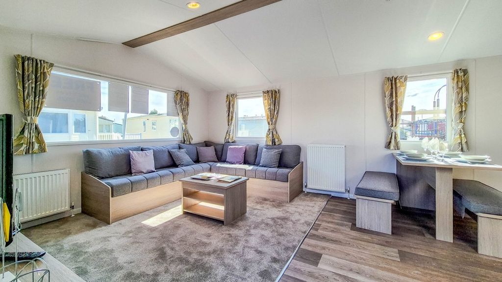 Property photo 1 of 20 Untitled 3