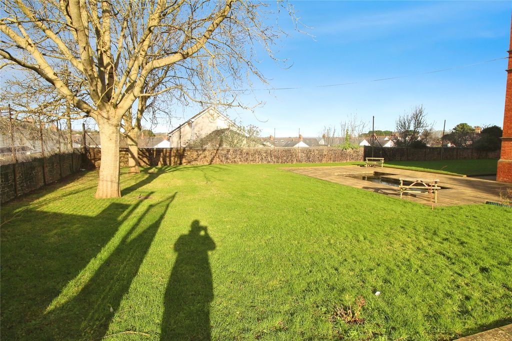 Additional image 12 of 2 bed flat for saleGeneva Place, Bideford, Devon EX39