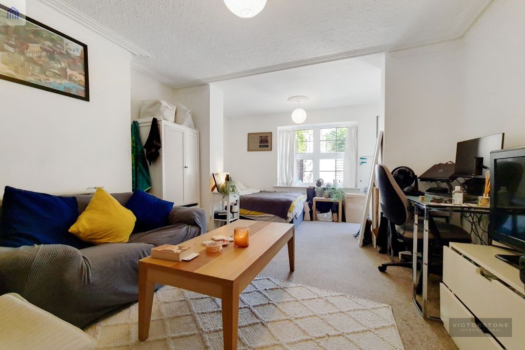 Property photo 1 of 9 1676030