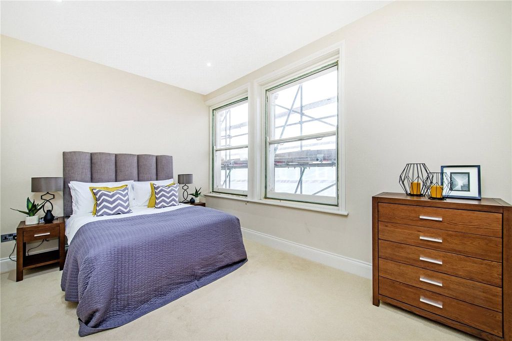 Property photo 3 of 7 Bedroom