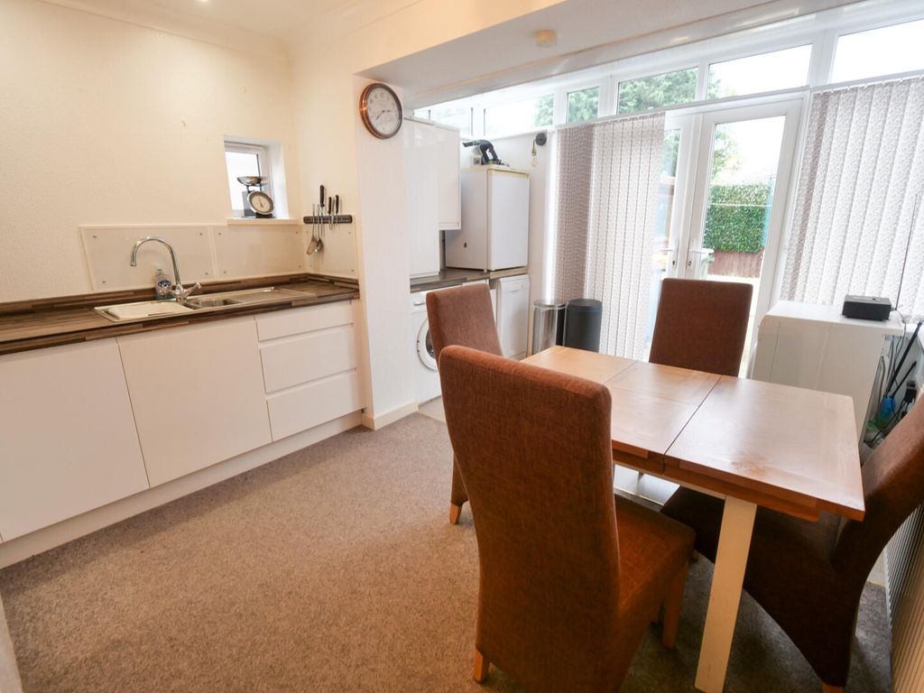 Property photo 3 of 9 Kitchen Diner