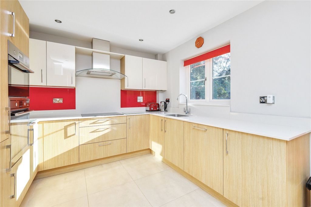 Property photo 3 of 27 Picture No. 29